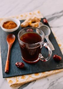 افزایش تمرکز با چای دارچین و خرما؛ ترکیبی ساده اما مؤثر - سبک ایده آل