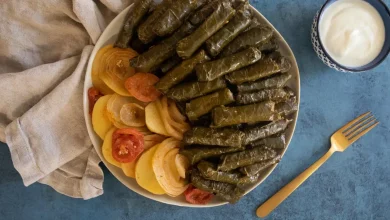 طرز تهیه دلمه برگ مو با شیره انگور خوشمزه + عکس
