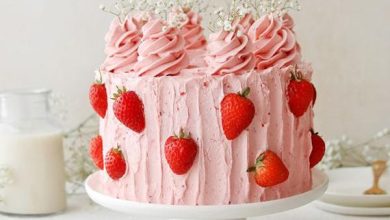 طرز تهیه کیک توت فرنگی زیبا و فانتزی