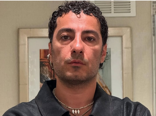 نوید محمدزاده