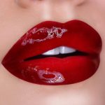 آموزش جذاب‌ترین رژ لب قرمز مدرن دخترانه + فیلم