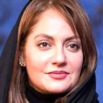 حضور جمعی از هنرمندان در مراسم یاد بود مادر مهناز افشار + فیلم