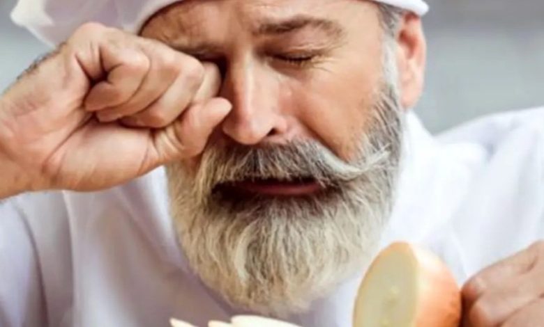 جلوگیری از اشک هنگام خرد کردن پیاز