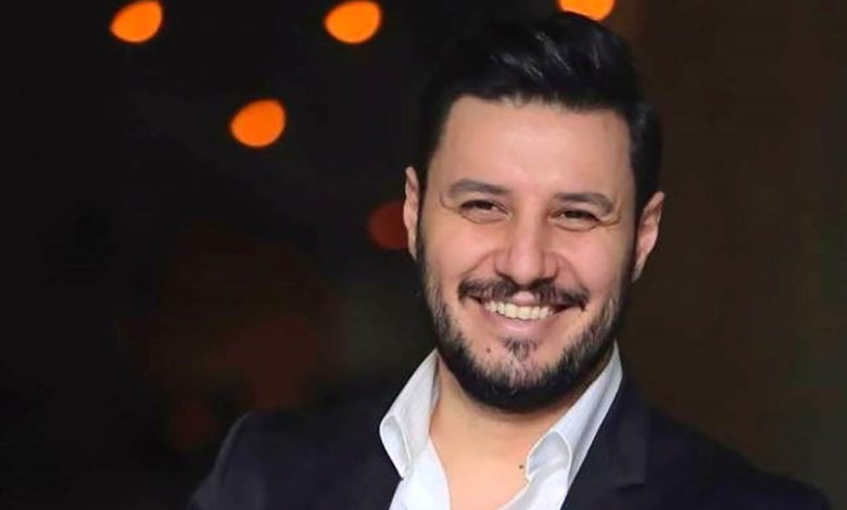 چهره خسته و بی رمق جواد عزتی در پشت صحنه سریال وحشی + عکس