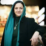 استایل منحصر به فرد گلاب آدینه در مراسم نکوداشتش وایرال شد+ فیلم