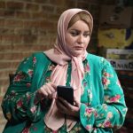 پناه گرفتن نعیمه نظام دوست و مادرش درپی حمله موشکی اسرائیل + فیلم