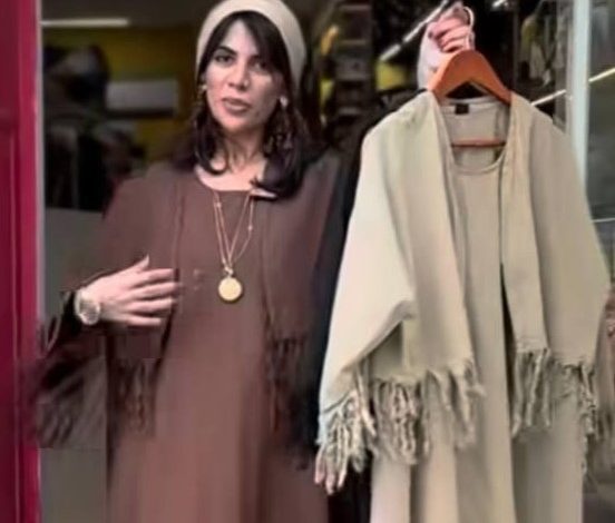 وقتی نوستالژی با مد روز ملاقات میکند: کت سارافون ریشریشدار
