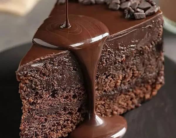 طرز تهیه کیک شکلاتی فوری با طعم کافیشاپ؛ فقط در ۷ دقیقه! + فیلم