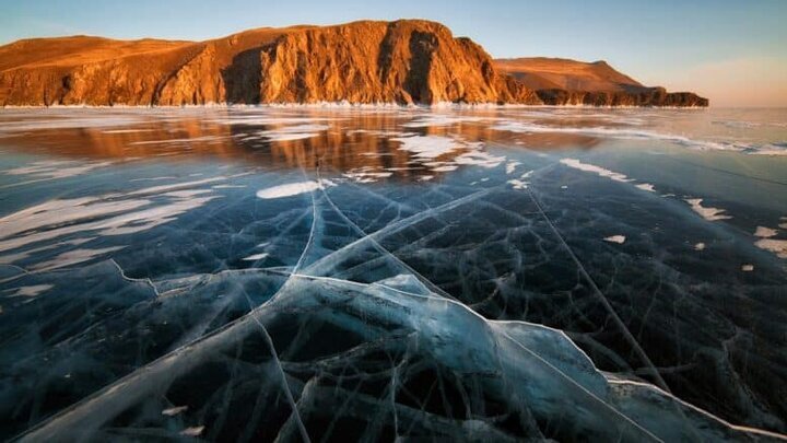 دریاچه‌ای با حافظه ۲۵ میلیون ساله؛ بایکال زیر یخ شفافش چه پنهان کرده؟