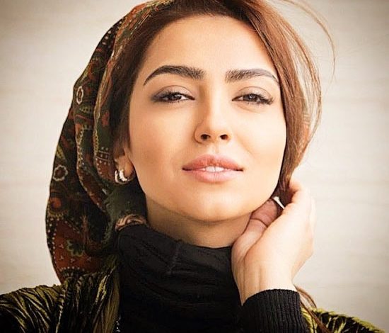 مونا کرمی