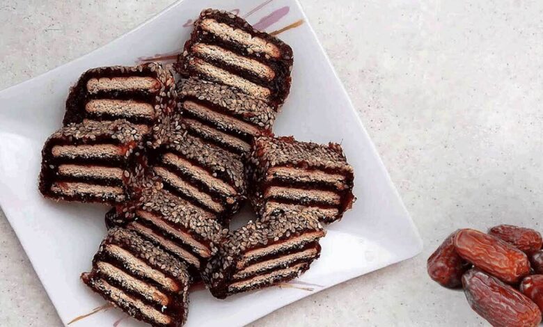 بدون شکر، بدون پشیمانی: شکلات خانگی با خرما و مغزها