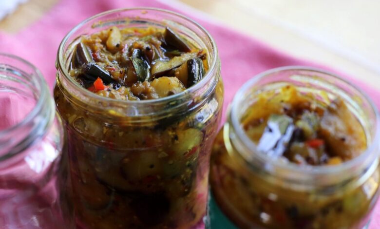 طرز تهیه ترشی لوبیا سبز و بادمجان با طعمی خاص!