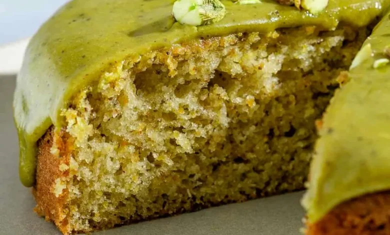 پاند کیک پستهای؛ عصرانه شیک و مجلسی با طعم خاص